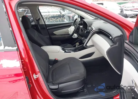 2022 Hyundai Tucson Sel z USA, uszkodzony, nr VIN 5NMJB3AE5NH067680